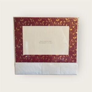 Paper Magic Group Red 16 Photo-Holder Cards with Envelopes